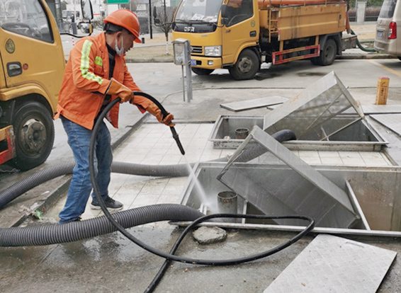 蒋场镇隔油池清理